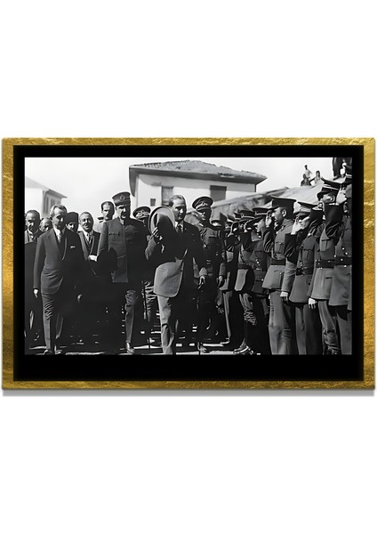 Yapay Zeka ile Yenilenmiş Atatürk Fotoğrafları Siyah Beyaz Cam Tablo, 3D Dekoratif Baskı 721