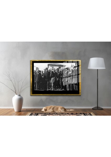 Yapay Zeka ile Yenilenmiş Atatürk Fotoğrafları Siyah Beyaz Cam Tablo, 3D Dekoratif Baskı 721