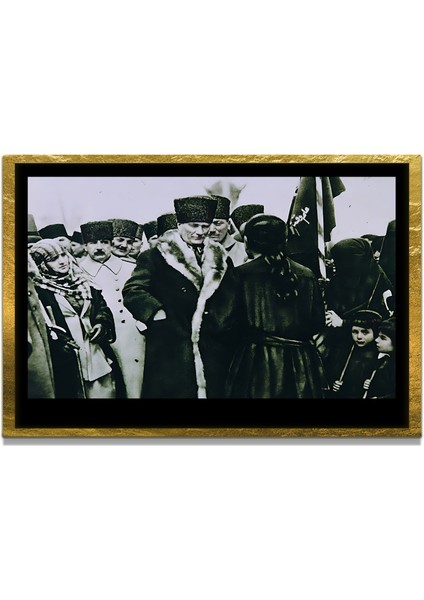 Yapay Zeka ile Yenilenmiş Atatürk Fotoğrafları Siyah Beyaz Cam Tablo, 3D Dekoratif Baskı 310