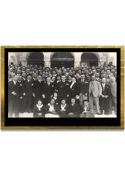 Yapay Zeka ile Yenilenmiş Atatürk Fotoğrafları Siyah Beyaz Cam Tablo, 3D Dekoratif Baskı 778