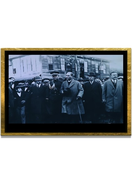 Yapay Zeka ile Yenilenmiş Atatürk Fotoğrafları Siyah Beyaz Cam Tablo, 3D Dekoratif Baskı 298