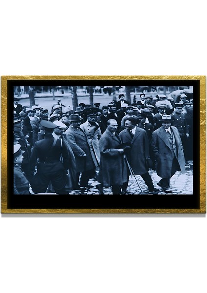 Yapay Zeka ile Yenilenmiş Atatürk Fotoğrafları Siyah Beyaz Cam Tablo, 3D Dekoratif Baskı 182