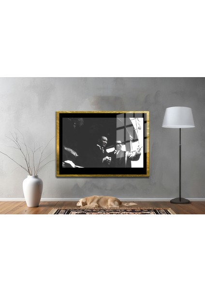 Yapay Zeka ile Yenilenmiş Atatürk Fotoğrafları Siyah Beyaz Cam Tablo, 3D Dekoratif Baskı 611 fiyatları