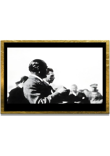 Yapay Zeka ile Yenilenmiş Atatürk Fotoğrafları Siyah Beyaz Cam Tablo, 3D Dekoratif Baskı 555