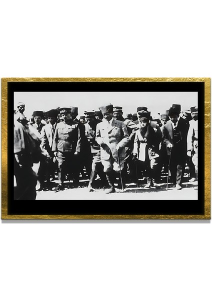 Yapay Zeka ile Yenilenmiş Atatürk Fotoğrafları Siyah Beyaz Cam Tablo, 3D Dekoratif Baskı 569