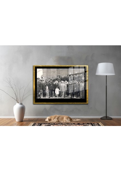 Yapay Zeka ile Yenilenmiş Atatürk Fotoğrafları Siyah Beyaz Cam Tablo, 3D Dekoratif Baskı 343