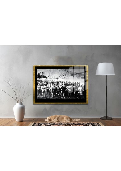 Yapay Zeka ile Yenilenmiş Atatürk Fotoğrafları Siyah Beyaz Cam Tablo, 3D Dekoratif Baskı 379