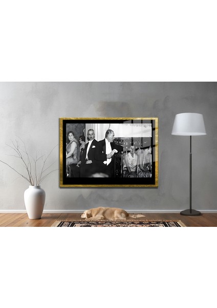 Yapay Zeka ile Yenilenmiş Atatürk Fotoğrafları Siyah Beyaz Cam Tablo, 3D Dekoratif Baskı 683