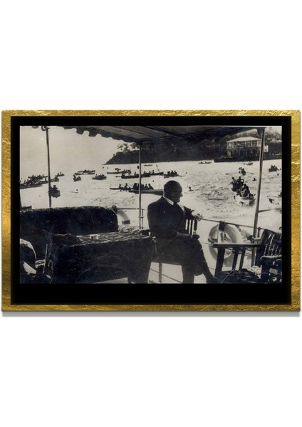 Yapay Zeka ile Yenilenmiş Atatürk Fotoğrafları Siyah Beyaz Cam Tablo, 3D Dekoratif Baskı 772