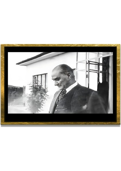 Yapay Zeka ile Yenilenmiş Atatürk Fotoğrafları Siyah Beyaz Cam Tablo, 3D Dekoratif Baskı 195