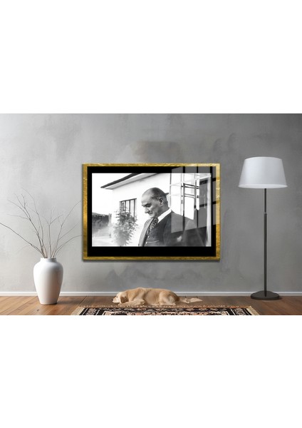 Yapay Zeka ile Yenilenmiş Atatürk Fotoğrafları Siyah Beyaz Cam Tablo, 3D Dekoratif Baskı 195 fiyatları