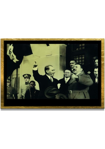 Yapay Zeka ile Yenilenmiş Atatürk Fotoğrafları Siyah Beyaz Cam Tablo, 3D Dekoratif Baskı 240