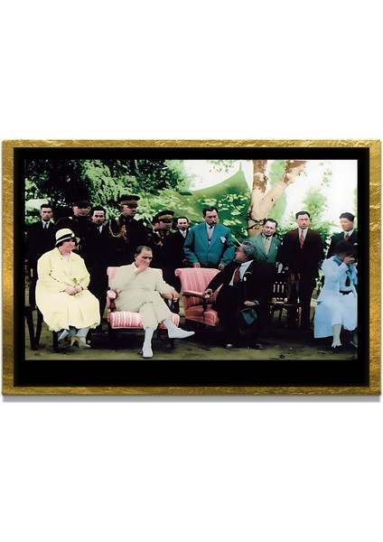 Yapay Zeka ile Yenilenmiş Atatürk Fotoğrafları Siyah Beyaz Cam Tablo, 3D Dekoratif Baskı 460