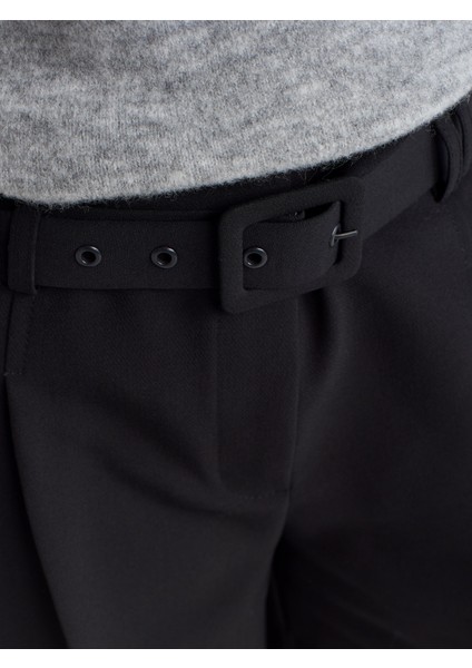 71574 Kemerli Pensli Şort-Siyah fırsatları