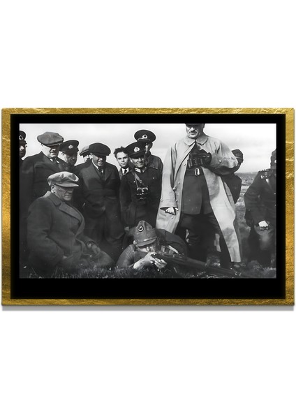 Yapay Zeka ile Yenilenmiş Atatürk Fotoğrafları Siyah Beyaz Cam Tablo, 3D Dekoratif Baskı 77