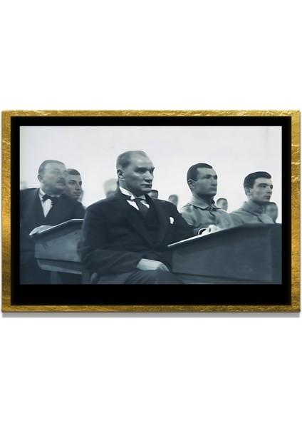 Yapay Zeka ile Yenilenmiş Atatürk Fotoğrafları Siyah Beyaz Cam Tablo, 3D Dekoratif Baskı 154