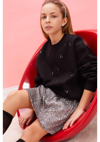 Kız Çocuk Yılbaşı Temalı Oversize Geniş Kalıp Bisiklet Yaka Taşlı İçi Yumuşak Tüylü Sweatshirt D5420A824WN