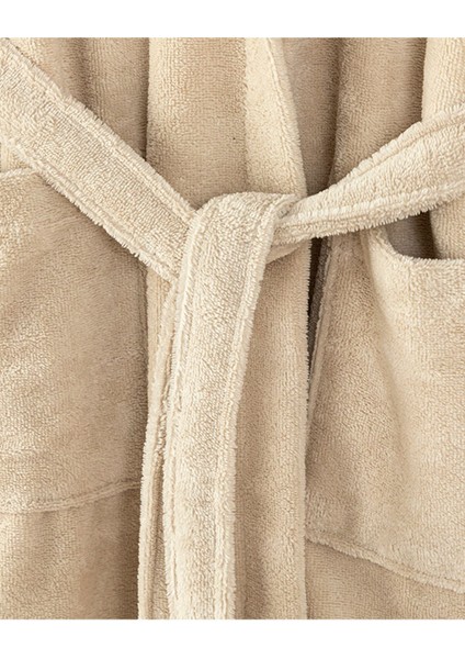 Yumuşak ve hafif pamuklu bornoz, rahat ve şık bej renk seçeneğiyle kullanıma hazır fiyatları