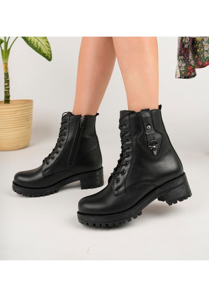 Deri Siyah Kadın Günlük Detaylı Postal Bot modelleri