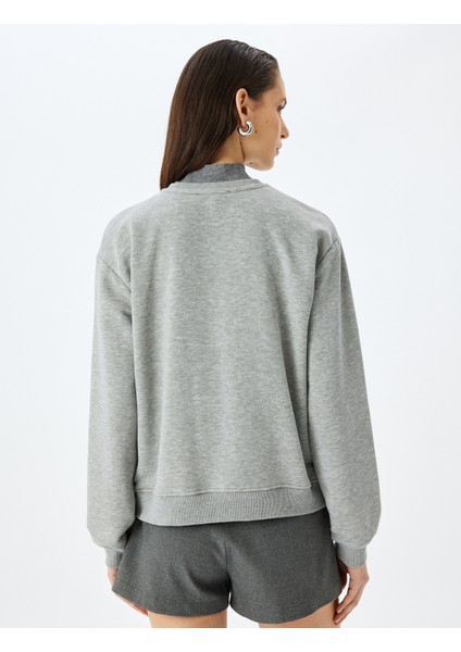 x Şahika Ercümen - Nakış Detaylı Baskılı Uzun Kollu Oversize Sweatshirt