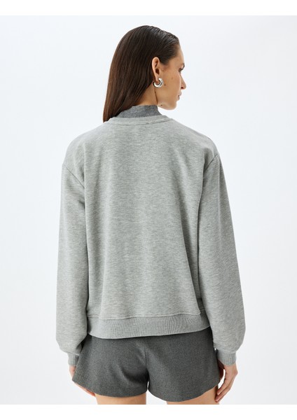 x Şahika Ercümen - Nakış Detaylı Baskılı Uzun Kollu Oversize Sweatshirt fırsatları