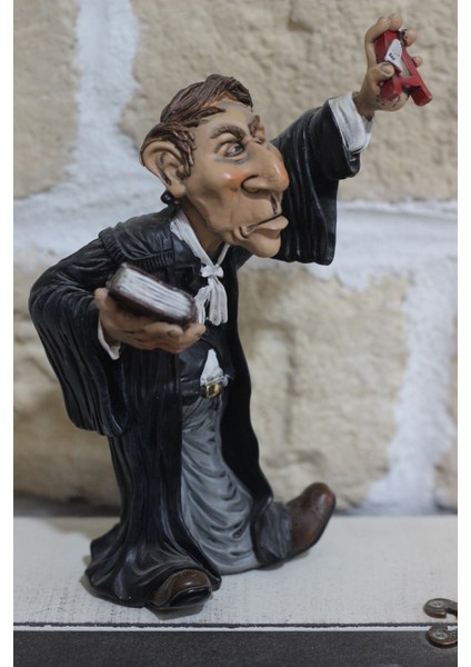 Cübbeli Erkek Avukat Figürlü Dekoratif Biblo 18cm