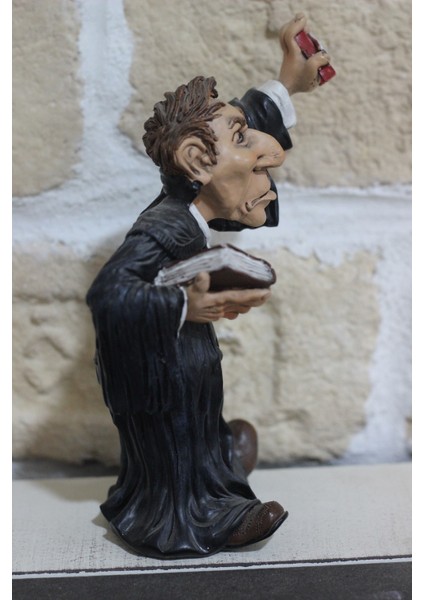 Cübbeli Erkek Avukat Figürlü Dekoratif Biblo 18cm