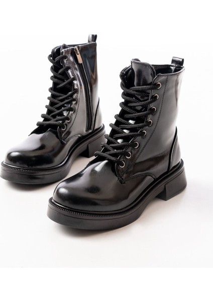 02-356 Siyah Rugan Düz Topuklu Bağcıklı Fermuarlı Günlük Kadın Bot fırsatları