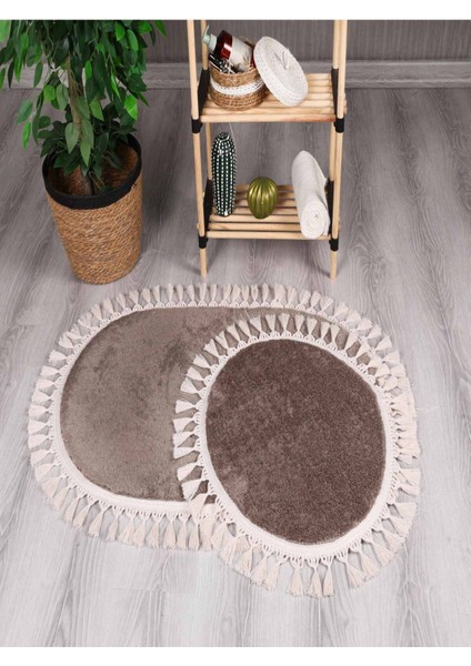 Modern peluş oval klozet takımı, 60x100 cm, peluş ve saçak detaylı, şık ve konforlu kullanım