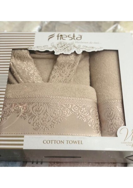 Yumuşak pamuklu tekli bej bornoz seti konfor ve şıklık sunar