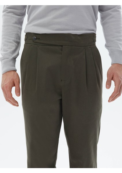 Haki Dokuma Carrot Fit Casual Pamuk Karışımlı Pantolon modelleri