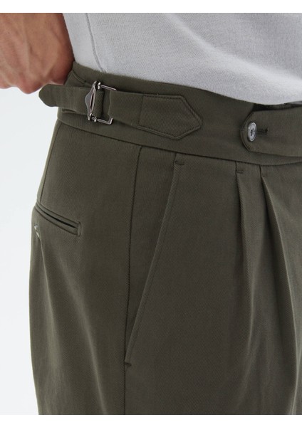 Haki Dokuma Carrot Fit Casual Pamuk Karışımlı Pantolon fırsatları