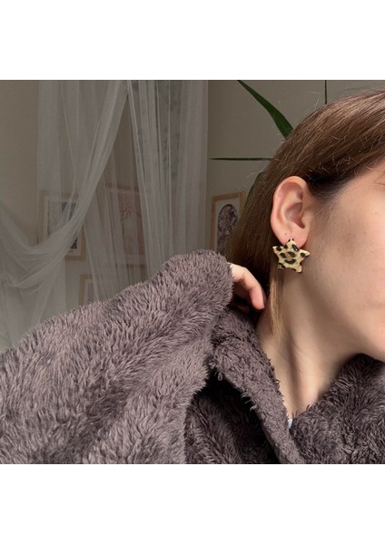 Krem Leoparlı Yıldız Küpe