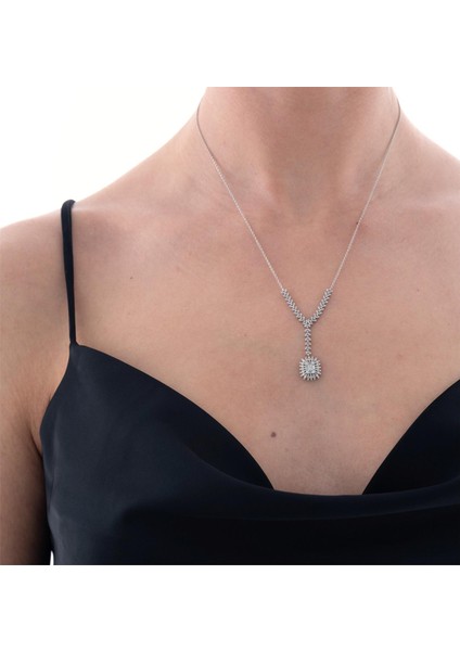 0,84 Karat Baget Pırlanta Kolye