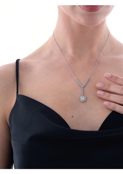 0,84 Karat Baget Pırlanta Kolye fiyatları