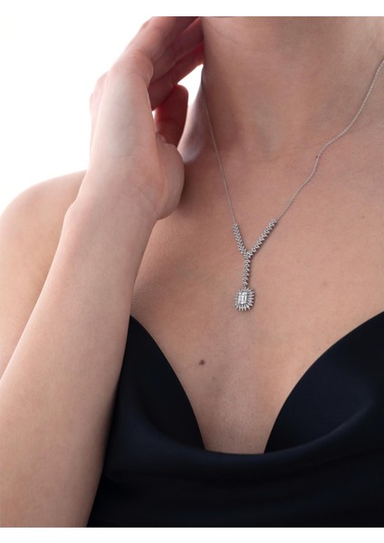 0,84 Karat Baget Pırlanta Kolye modelleri