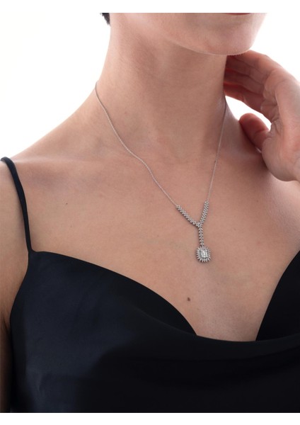 0,84 Karat Baget Pırlanta Kolye fırsatları