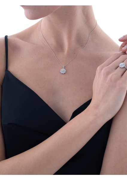 0,50 Karat Baget Pırlanta Kolye fırsatları