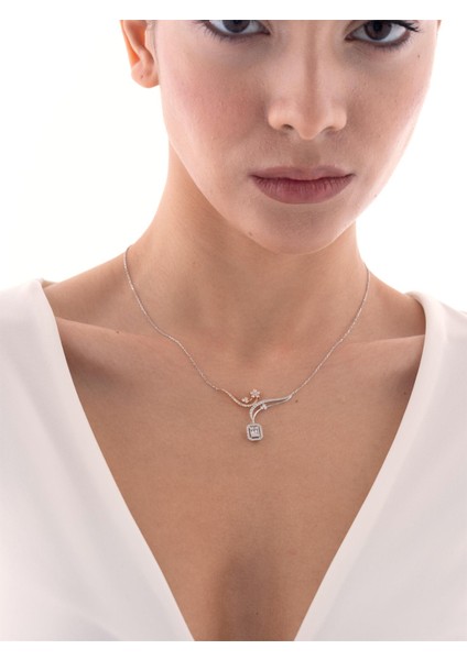 0,61 Karat Baget Pırlanta Kolye fiyatları