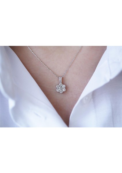 0,65 Karat Pırlanta Kolye