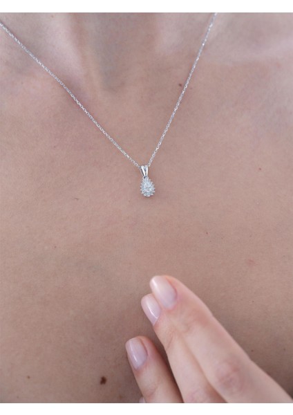 0,28 Karat Damla Pırlanta Kolye