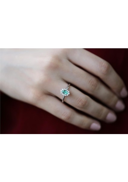 0,47 Karat Zümrüt Pırlanta Yüzük