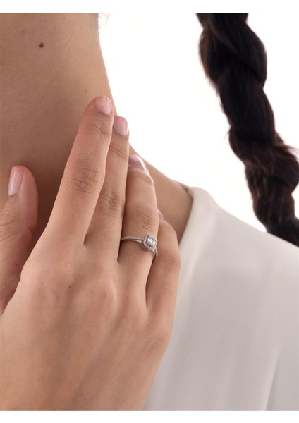 0,21 Karat Baget Pırlanta Yüzük modelleri