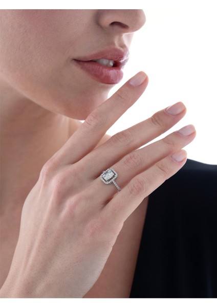 0,45 Karat Baget Pırlanta Yüzük modelleri