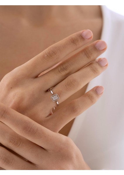 0,09 Karat Baget Pırlanta Yüzük