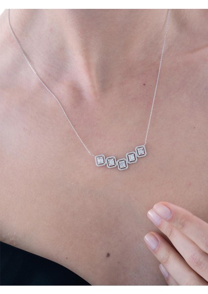 0,84 Karat Baget Pırlanta Kolye fiyatları