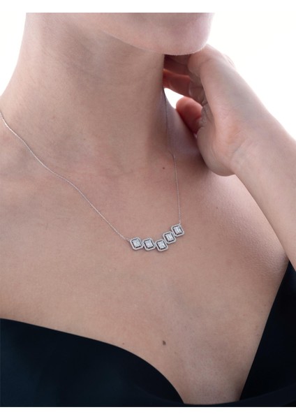 0,84 Karat Baget Pırlanta Kolye fırsatları