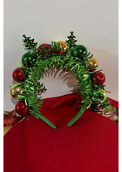 Yılbaşı Topları ile Süslü Asortik Yılbaşı Parti Tacı fiyatları