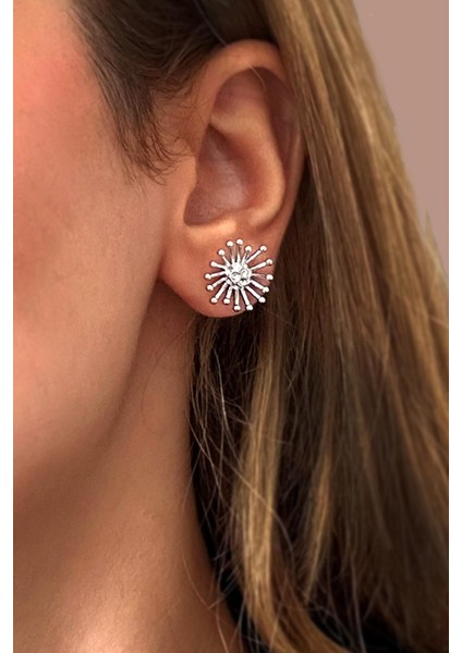 Gümüş Kaplama Minimalist Flower Çivi Küpe