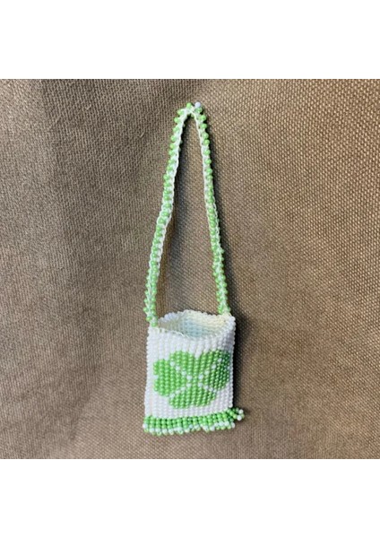 El Yapımı Renkli Kum Boncuk Yonca Işlemeli Anahtarlık - 4 x 5 cm